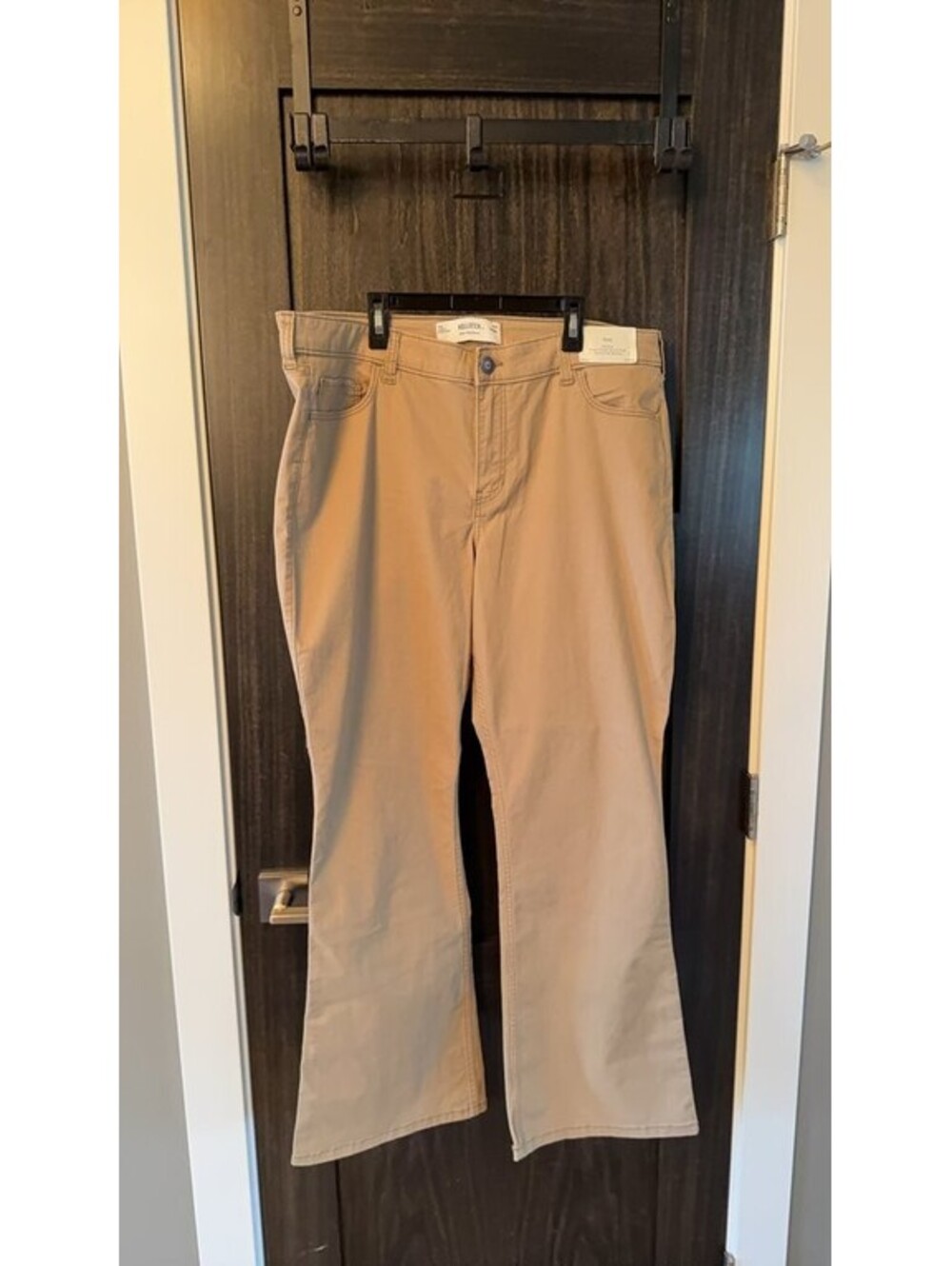 Hollister Mid-Rise Boot Cut Khaki Pants 38x31 16R 0260